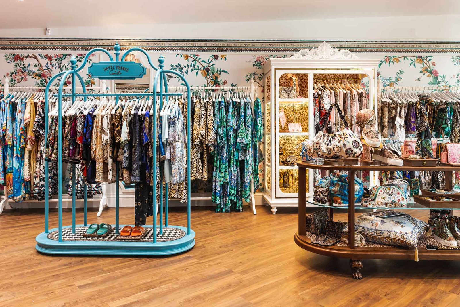 Camilla Noosa,  Retail